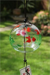 Furin avec cinq poissons rouges