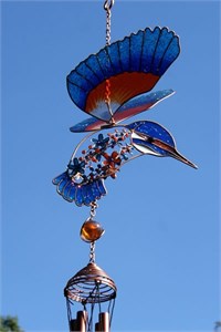 Carillon éolien avec martin-pêcheur