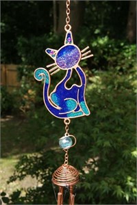 Carillon &#233;olien avec un chat bleu