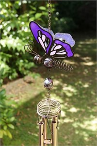 Carillon éolien avec papillon violet