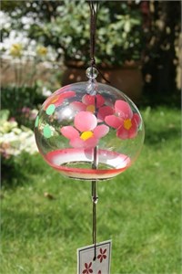 Furin avec des fleurs roses