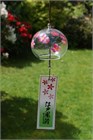 Furin avec des fleurs de cerisiers