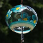 Furin avec des fleurs bleues