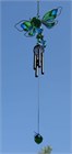 Carillon &#233;olien avec une libellule bleue et verte